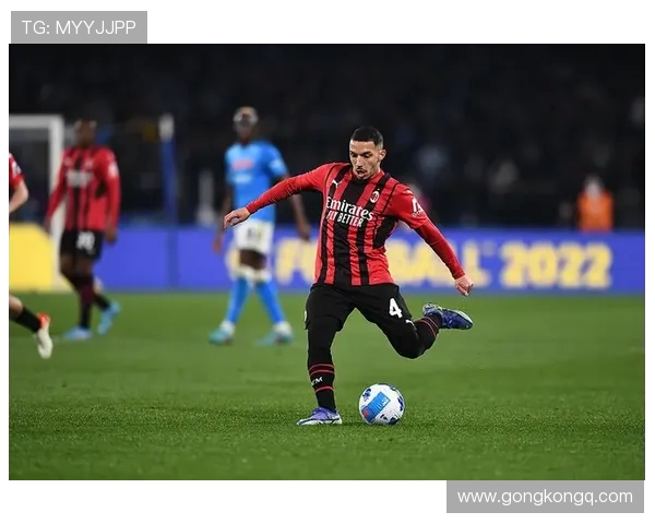 AC米兰鏖战那不勒斯巅峰对决上演红黑军团能否捍卫荣光