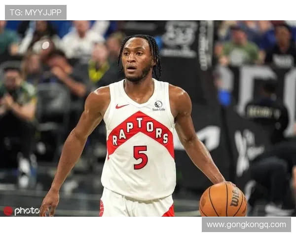 伊曼纽尔奎克利在NBA赛季中的精彩表现与未来发展潜力分析